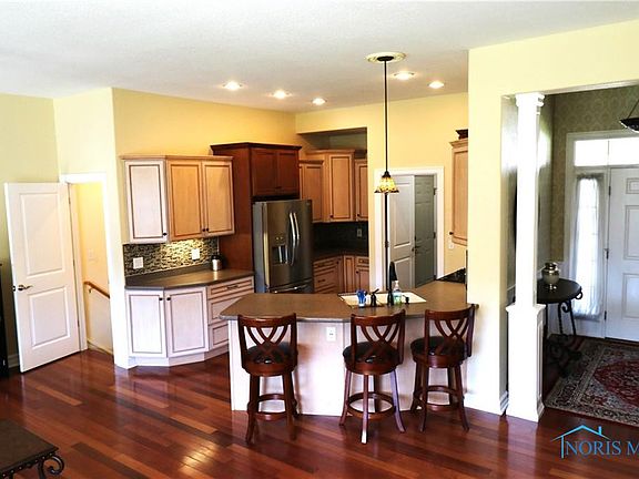 5th image of 107 Redbud Dr