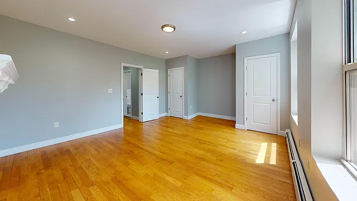 Rented by Bond New York | media 7