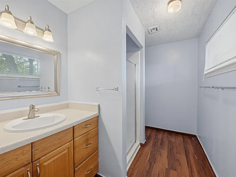 7015 Pella Dr — Photo 24