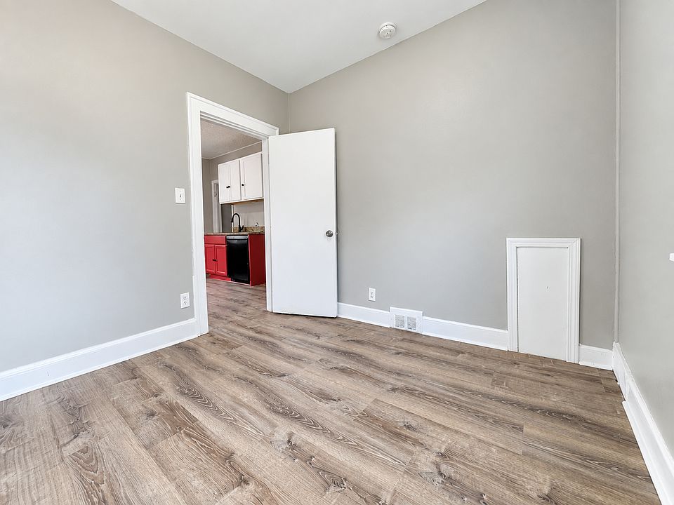 8403 Rivard Ave, photo 20