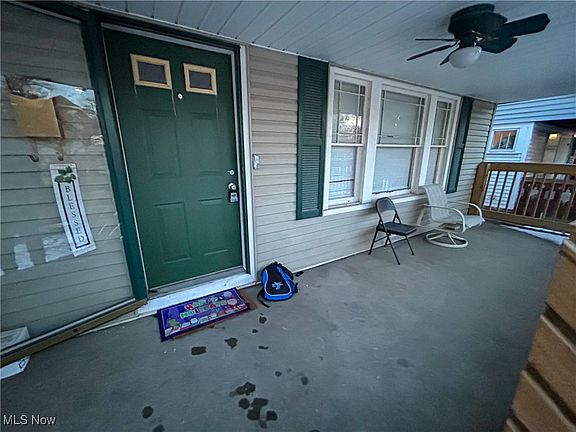 4th image of 8606 Vineyard Ave