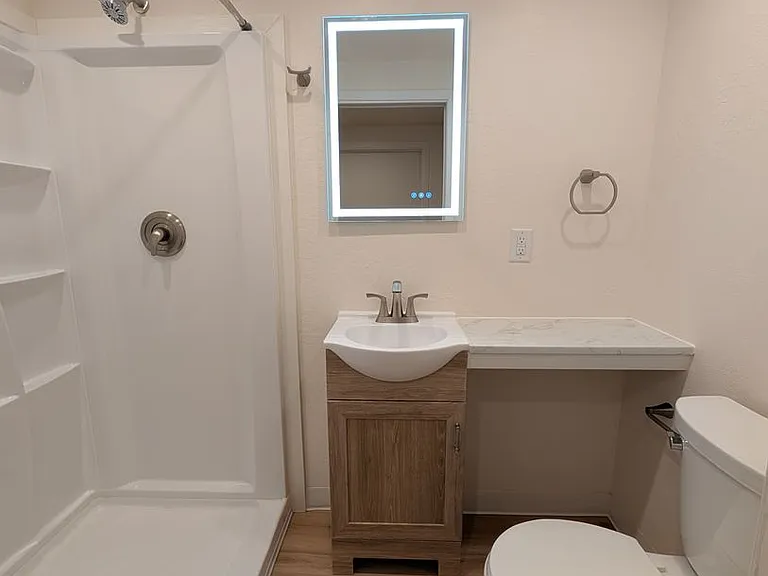 1023 & 1025 E Coeur D Alene Ave — Photo 23