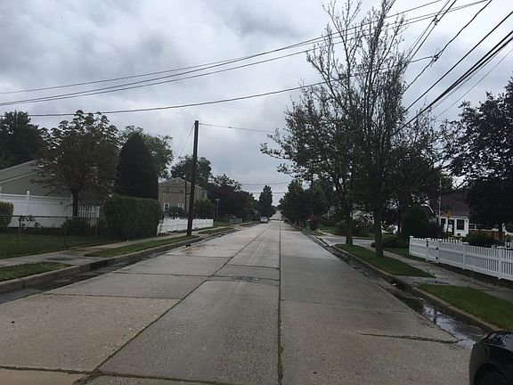 5th image of 454 S Bayview Ave