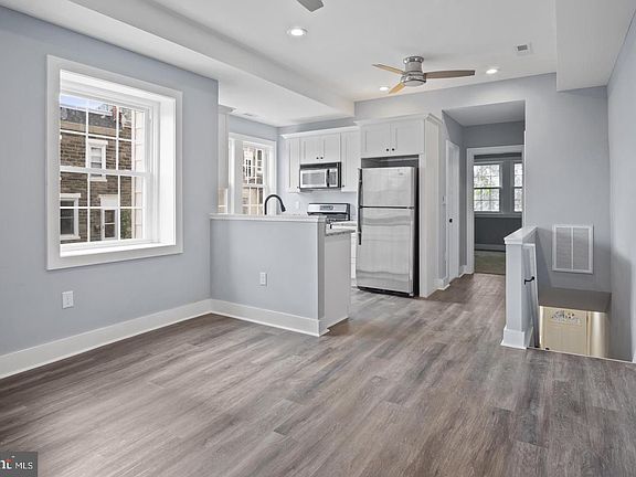 3rd image of 140 Leverington Ave #2