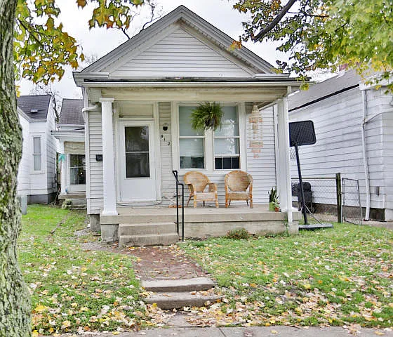 912 Ash St photo 1
