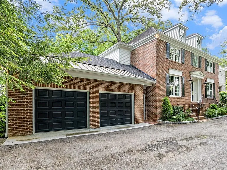 575 Peachtree Battle Ave NW — Photo 26