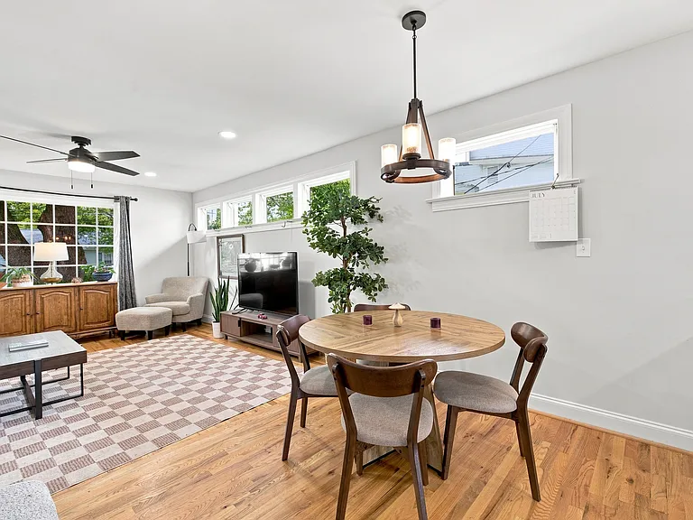 40 Blythewood Dr — Photo 1