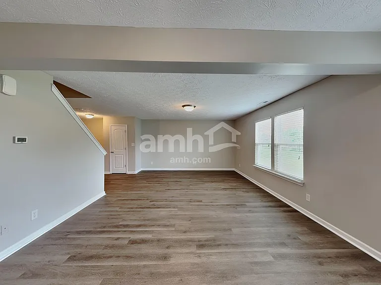 1127 Fiesta Dr — Photo 5