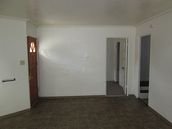 3rd image of 1220 Fredericks St