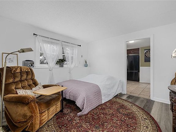 3rd image of 4080 Post Rd APT 1