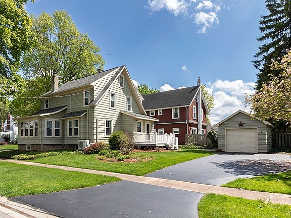 4th image of 307 Hickory St