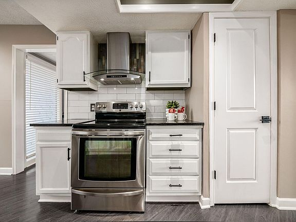 5th image of 4815 Powderhorn Ln #1
