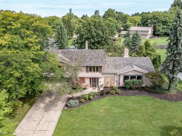 24653 Meldon Blvd, Beachwood, OH 44122