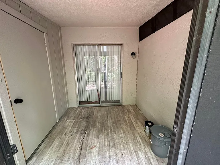 1928 Bonneville Dr — Photo 9