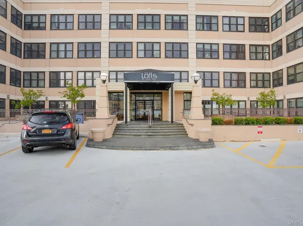 100 New Roc City Plz APT 403, New Rochelle, NY 10801