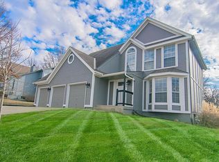 951 E Pineview St, Olathe, KS 66061