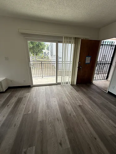 2345 Glendale Blvd Photo 1