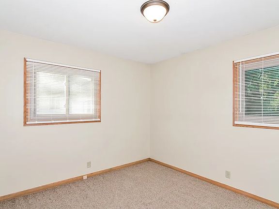 4th image of 5816 Pearson Dr