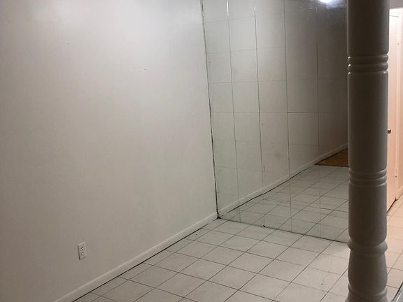 2nd image of 33306 Harper Ave
