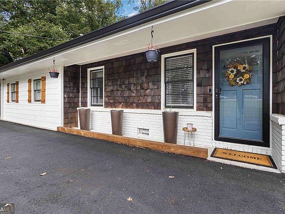 2nd image of 2327 Young Rd