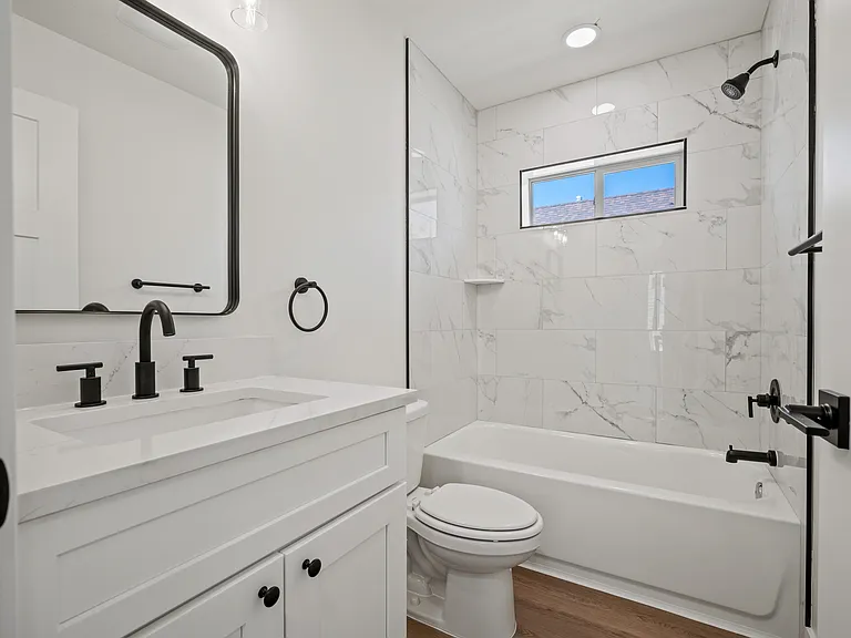 2233 Jefferson Ave #1 — Photo 2