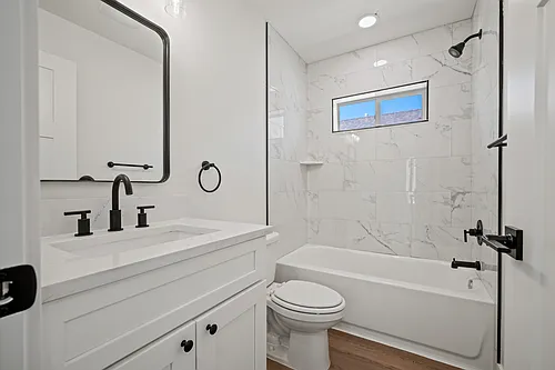 2233 Jefferson Ave #2 Photo 1