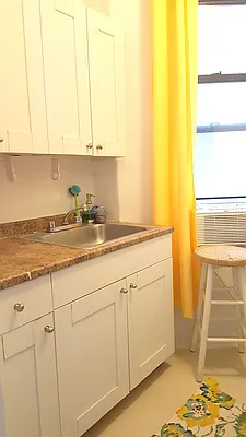 Rented by Manhattan Spaces | media 12