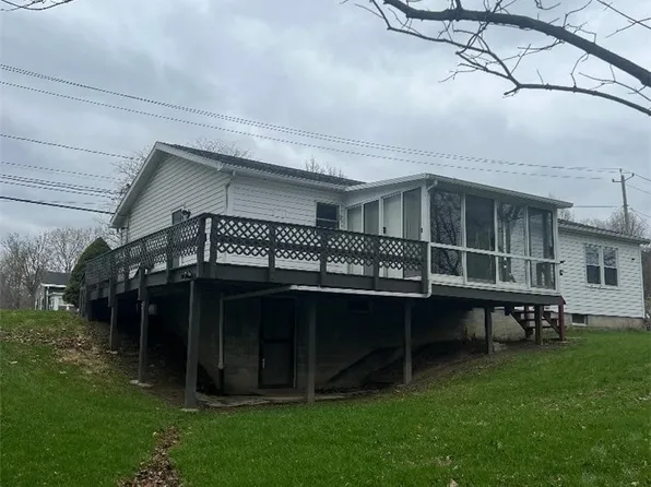 120 Chapel St, Mount Morris, NY 14510