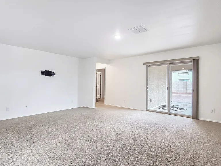 8562 S 253rd Ave — Photo 16
