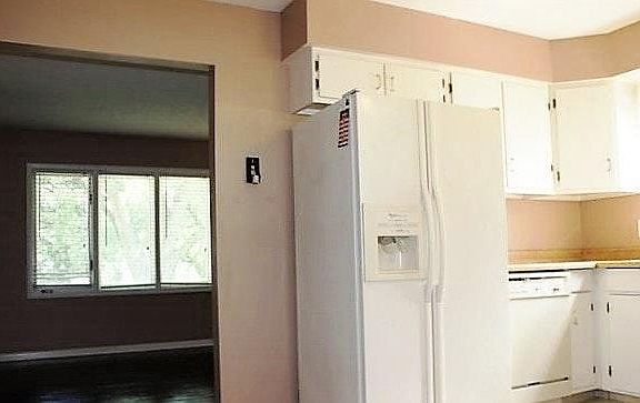 5th image of 4028 N 92nd Ave