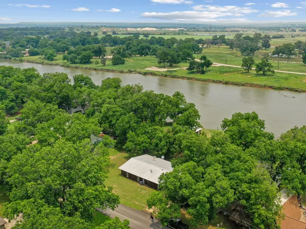 221 E El Camino Real, Weatherford, TX 76087