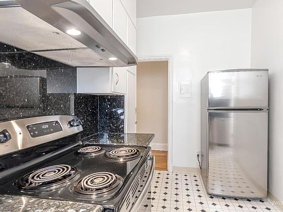 2nd image of 2201 Pacific Ave APT 206