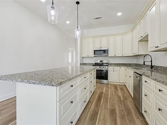 4th image of 2317 Caddy Dr
