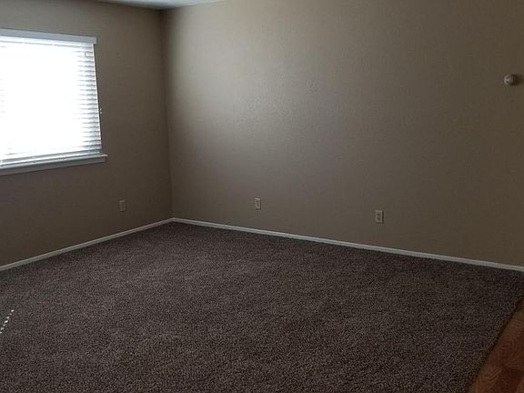 3rd image of 1803 Poplar Ave