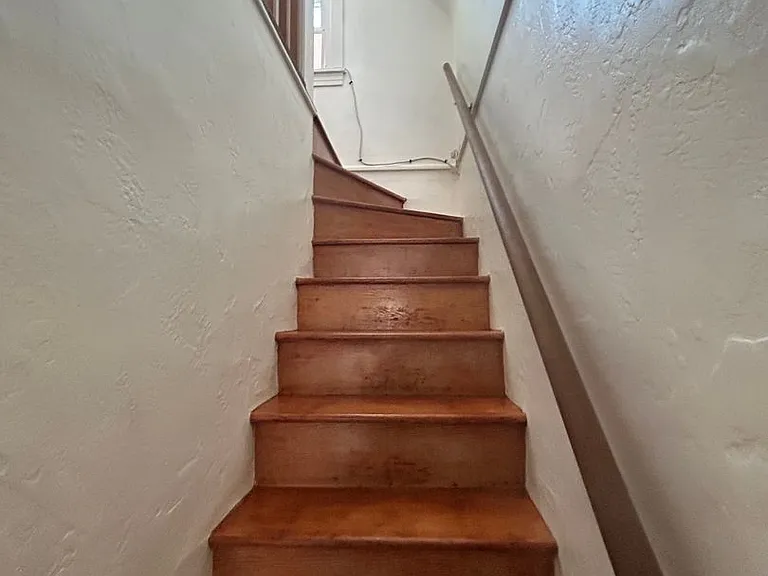 225 Sunset Blvd — Photo 20