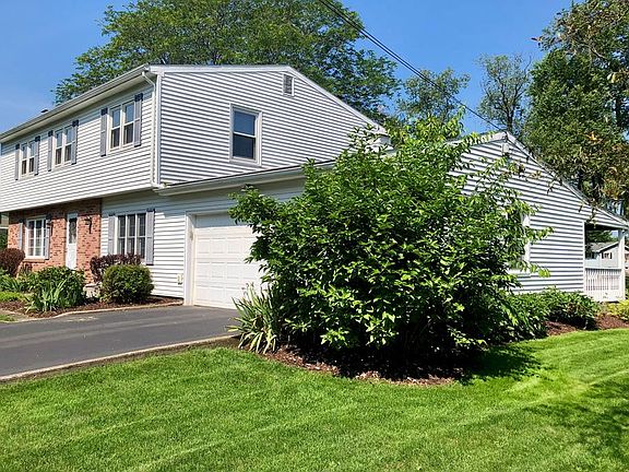 2nd image of 46 Pine Cir