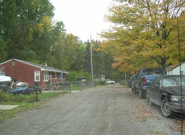 2nd image of 32488 Melton St
