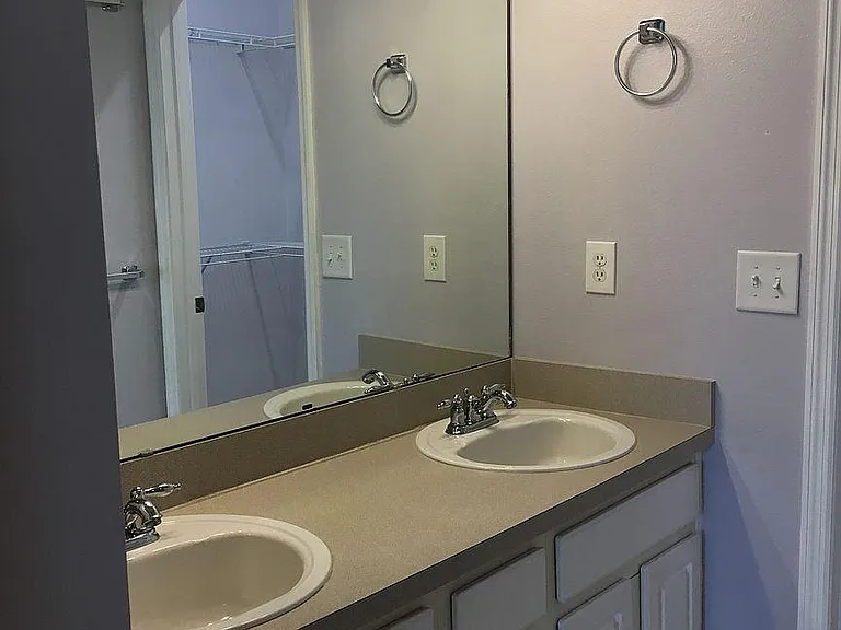 632 Crystal Way — Photo 18