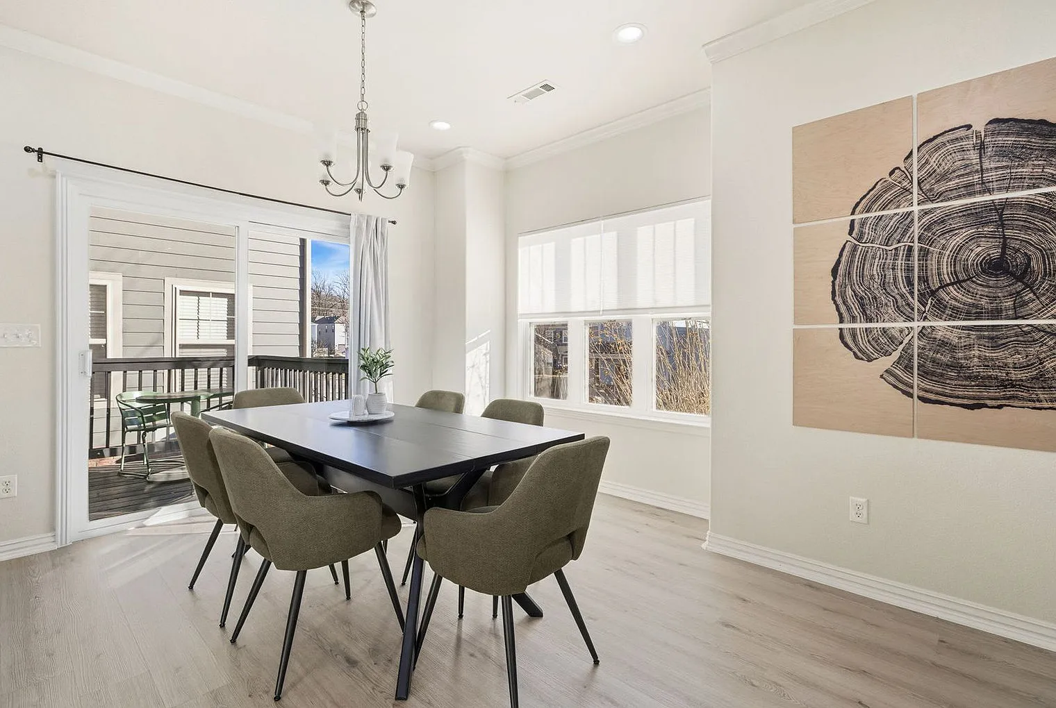 4 bed, 2.0 bath, 1743 sqft, $3,537 — Photo 4