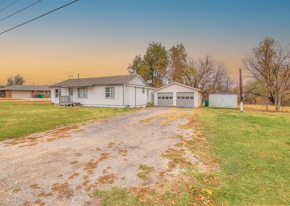 1st image of 3701 NE 30th St