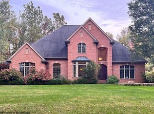 19 Westgate Dr, Morgantown, WV 26508