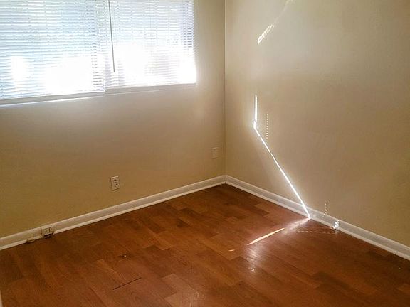 2nd image of 5224 Moncrief Rd W
