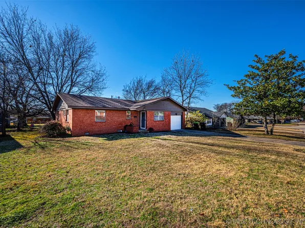 923 W 22nd St, Ada, OK 74820