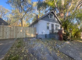 18975 Chapel St, Detroit, MI 48219