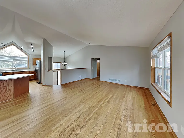5535 Highland Trl — Photo 3