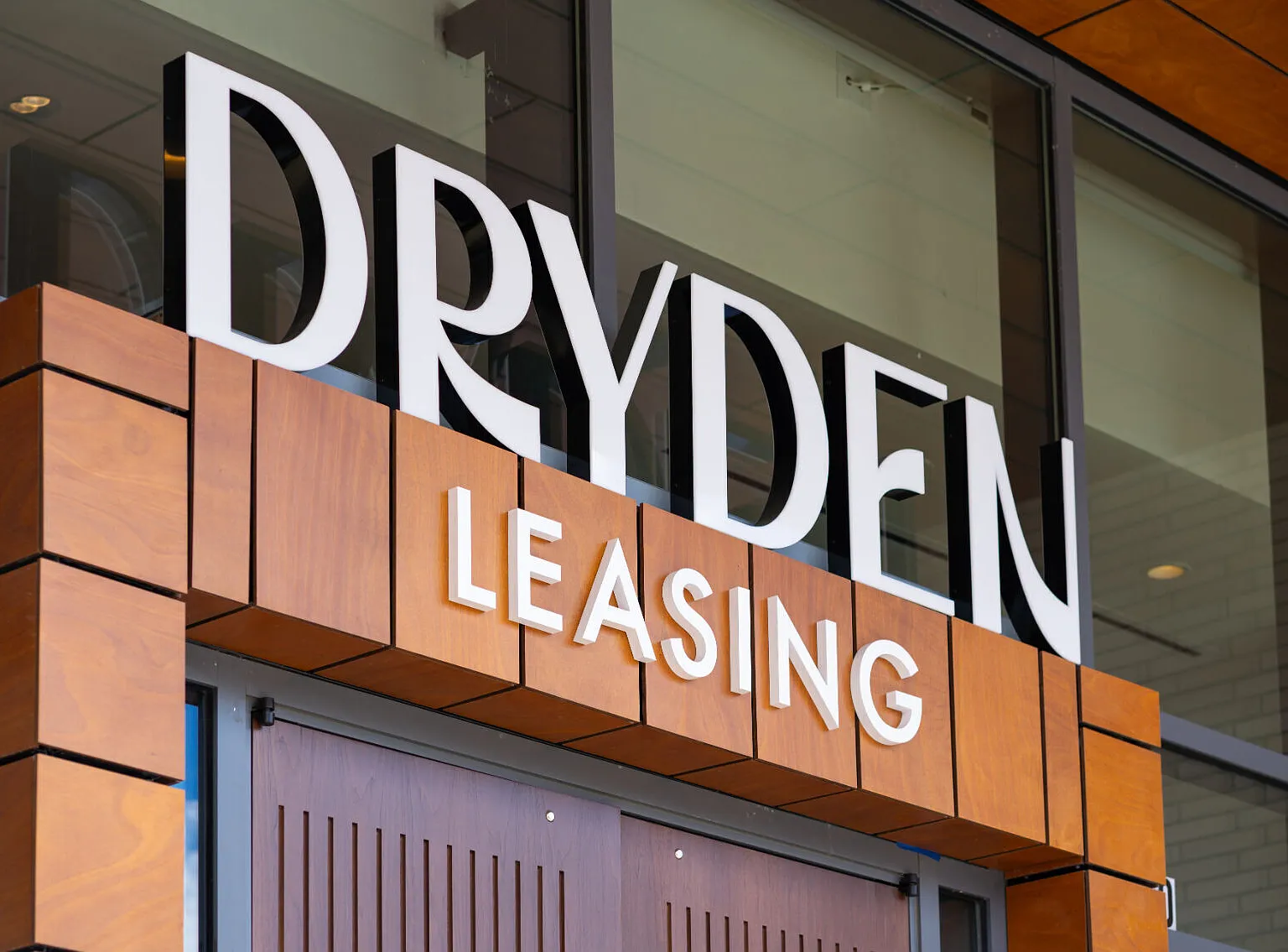 Dryden — Photo 2