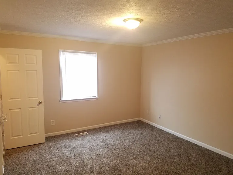 601 Wooddale Ter — Photo 12