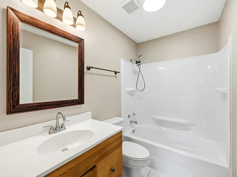 5202 Roserock Ln — Photo 10
