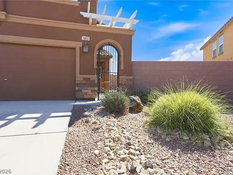 1053 Cactus Rock St — Photo 4