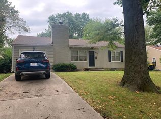 8723 Hiawatha Rd, Kansas City, MO 64114